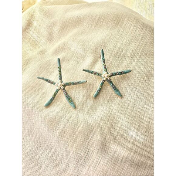 Blue starfish with faux pearl stud summertime earrings ￼ - Picture 1 of 4